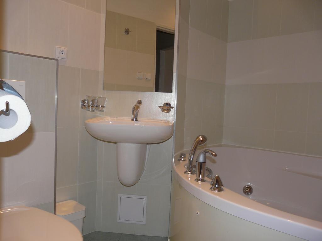 Hotel Ondras Zlin Room photo