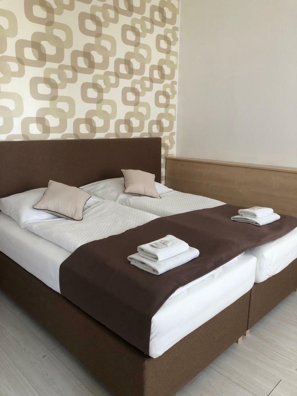 Hotel Ondras Zlin Exterior photo